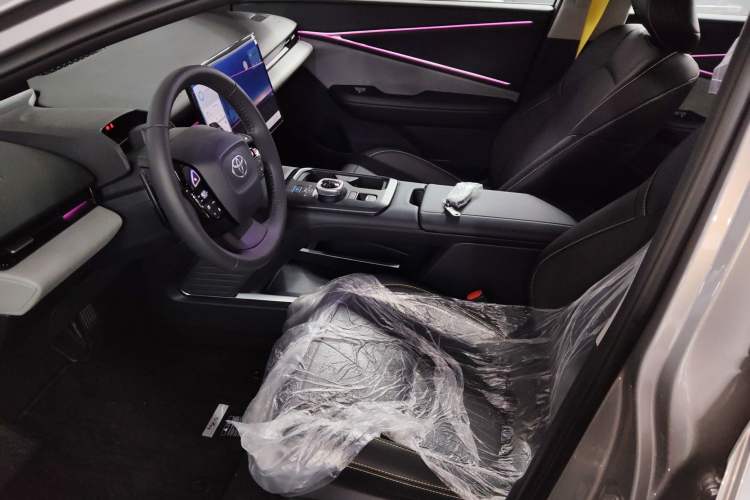 Used Toyota bZ5 2025 Model 550 PRO Left Front Seat
