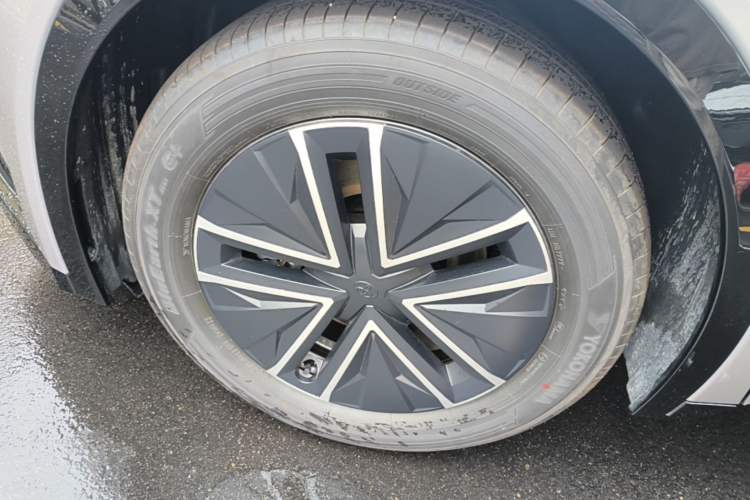 Used Toyota bZ5 2025 Model 550 JOY Left Front Wheel Hub