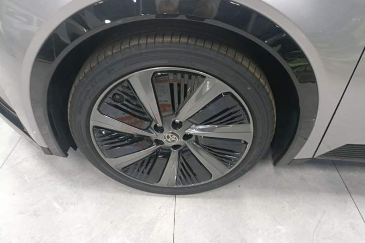 Used Toyota bZ5 2025 Model 550 PRO Left Front Wheel Hub