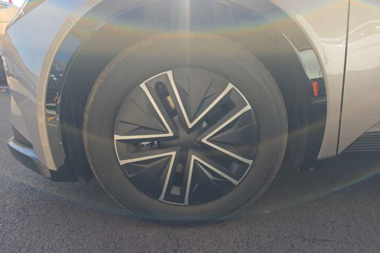 Used Toyota bZ5 2025 Model 550 JOY Left Front Wheel Hub