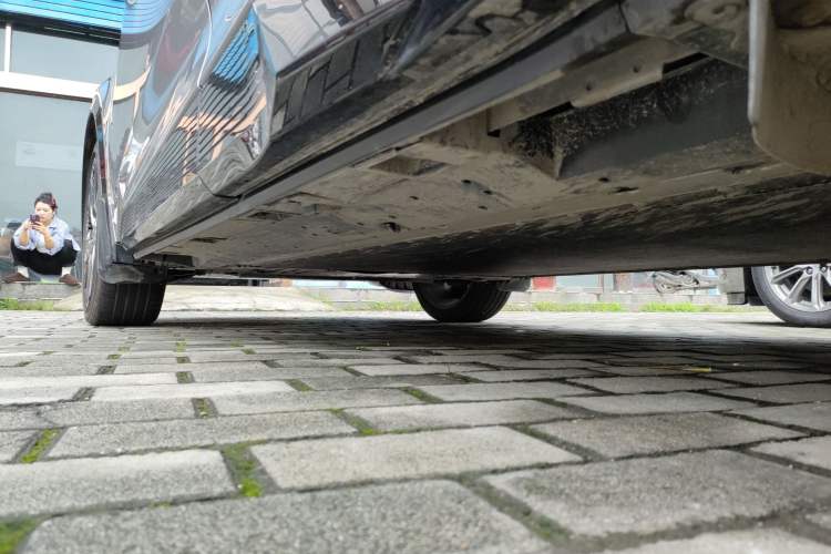 Used Toyota bZ5 2025 Model 550 PRO Left Side Sill