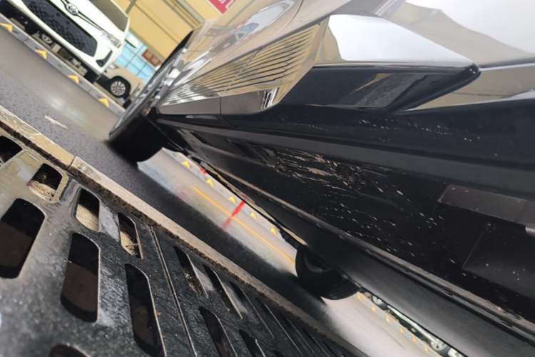 Used Toyota bZ5 2025 Model 550 JOY Left Side Sill