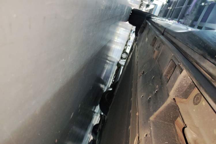 Used Toyota bZ5 2025 Model 550 PRO Left Side Sill