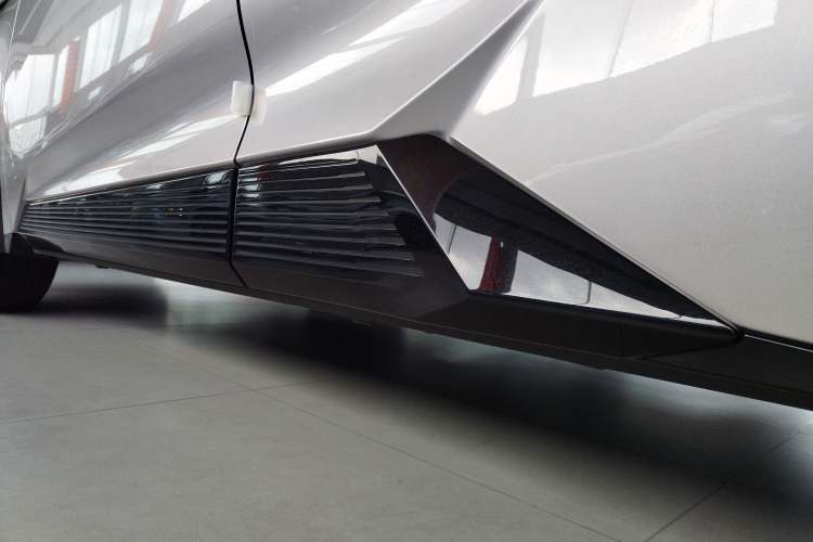 Used Toyota bZ5 2025 Model 550 JOY Left Side Sill