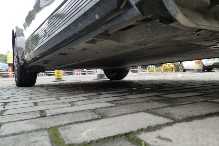 Used Toyota bZ5 2025 Model 550 PRO Right Side Sill
