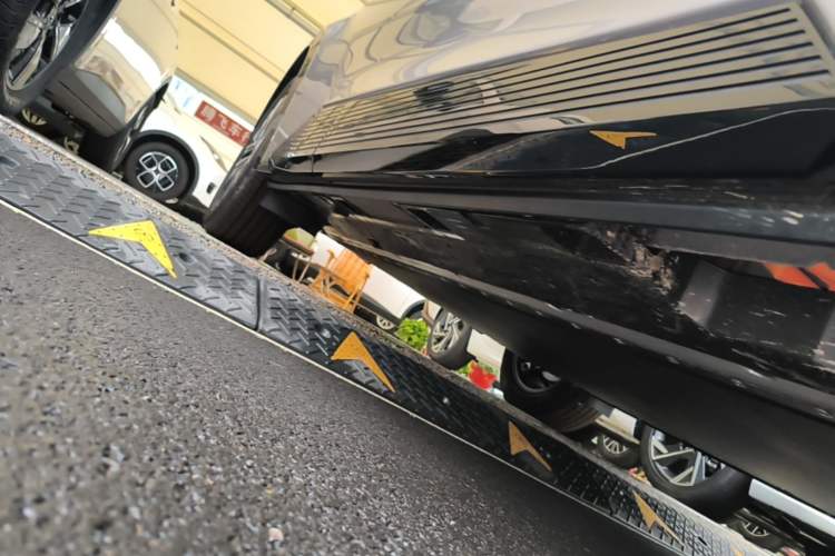 Used Toyota bZ5 2025 Model 550 JOY Right Side Sill