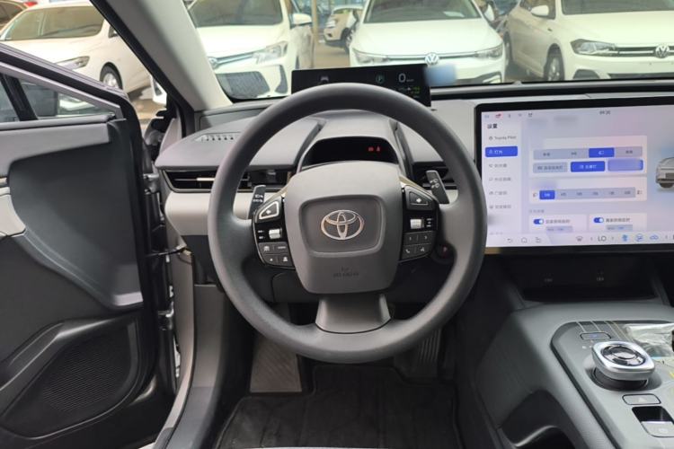 Used Toyota bZ5 2025 Model 550 JOY Steering Wheel