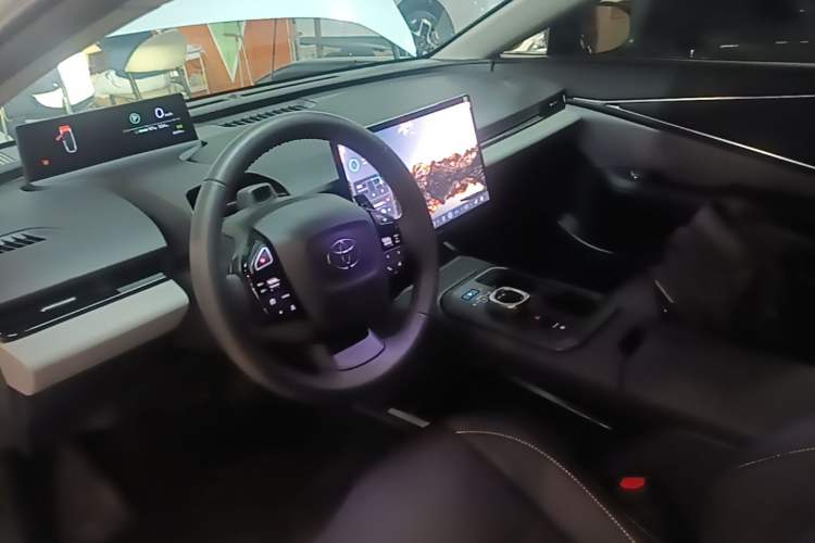 Used Toyota bZ5 2025 Model 550 PRO Audio And AC Panel