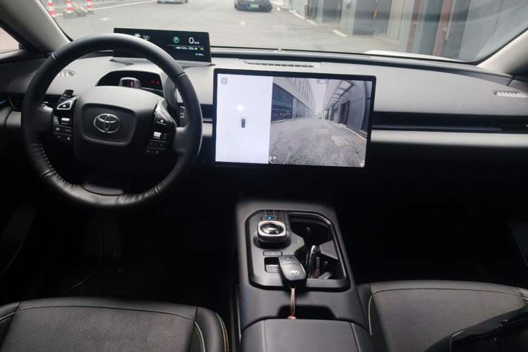 Used Toyota bZ5 2025 Model 550 PRO Smart Driving Edition Center Console