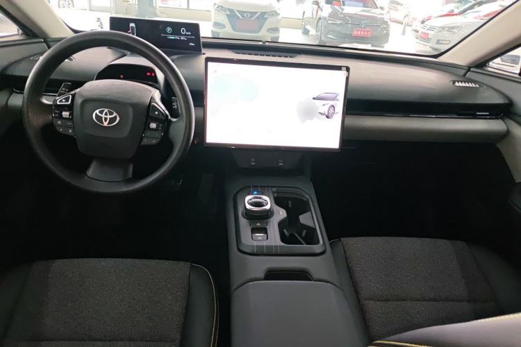 Used Toyota bZ5 2025 Model 550 JOY Center Console
