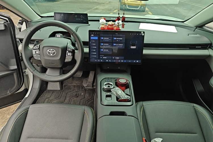 Used Toyota bZ5 2025 Model 550 PRO Center Console