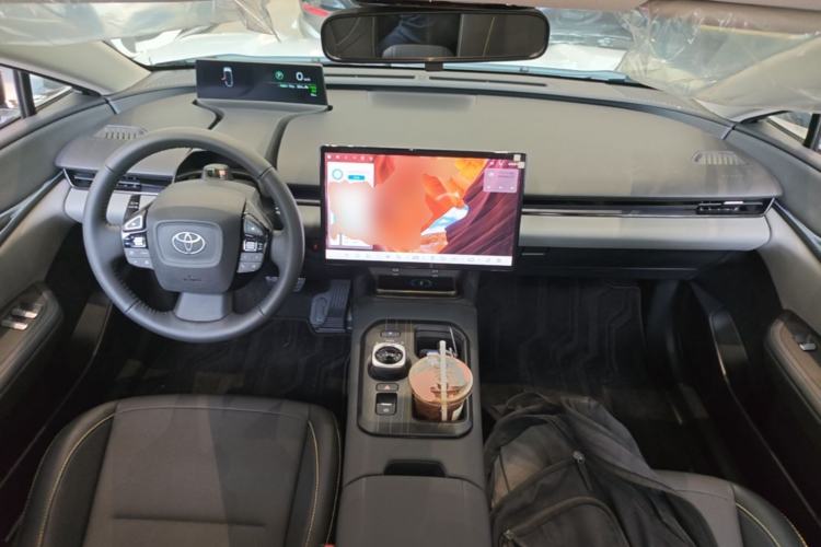 Used Toyota bZ5 2025 Model 550 PRO Smart Driving Edition Center Console