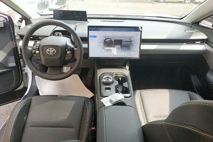 Used Toyota bZ5 2025 Model 550 PRO Center Console