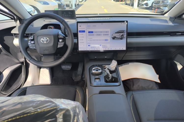 Used Toyota bZ5 2025 Model 550 PRO Center Console