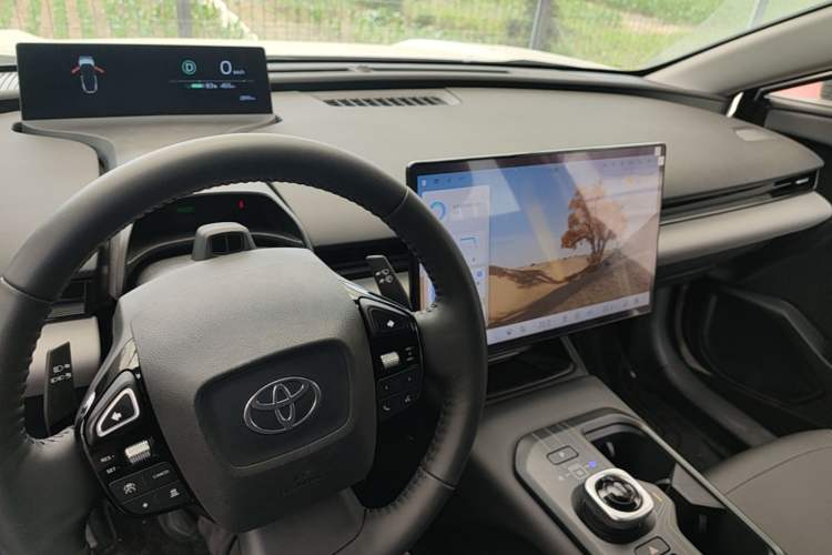 Used Toyota bZ5 2025 Model 550 PRO Smart Driving Edition Center Console