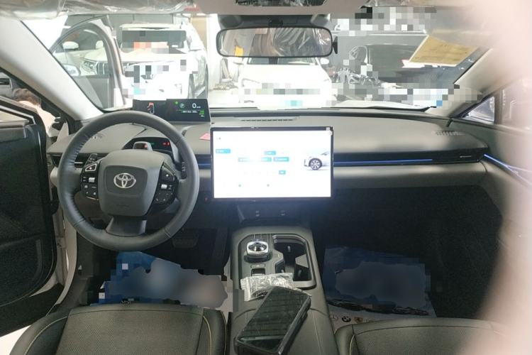 Used Toyota bZ5 2025 Model 550 PRO Smart Driving Edition Center Console