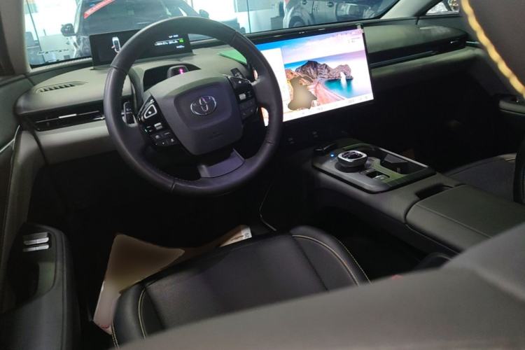 Used Toyota bZ5 2025 Model 550 PRO Smart Driving Edition Center Console
