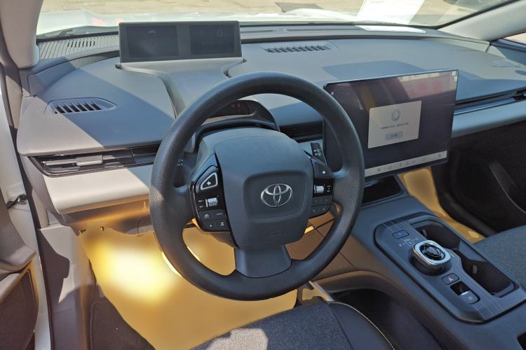 Used Toyota bZ5 2025 Model 550 JOY Center Console