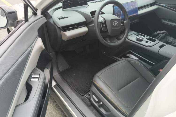 Used Toyota bZ5 2025 Model 550 PRO Smart Driving Edition Driver Seat