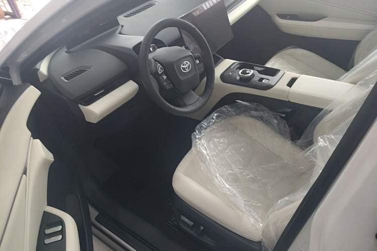 Used Toyota bZ5 2025 Model 550 PRO Smart Driving Edition Driver Seat