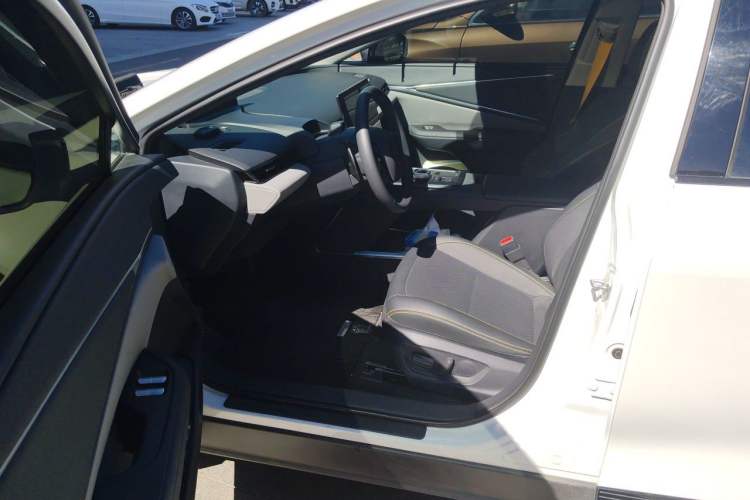 Used Toyota bZ5  Driver Seat