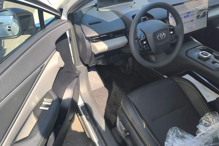 Used Toyota bZ5 2025 Model 550 PRO Driver Seat