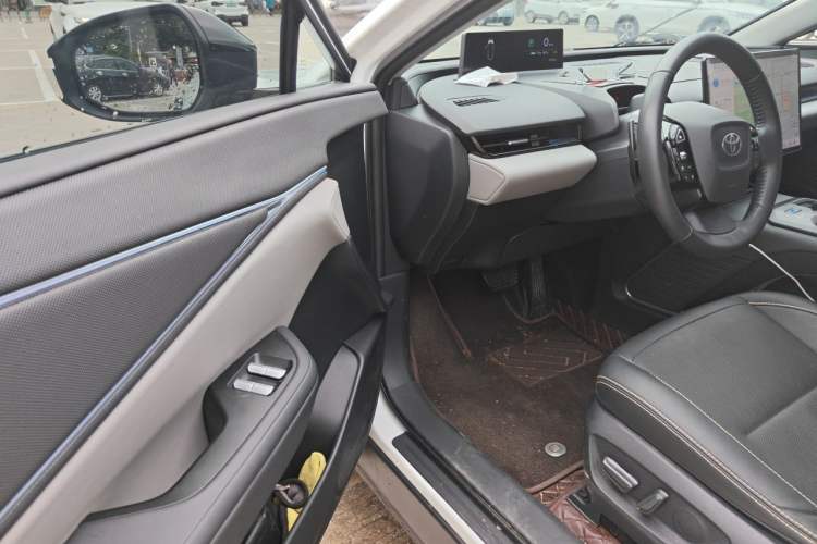 Used Toyota bZ5 2025 Model 550 PRO Smart Driving Edition Driver Seat
