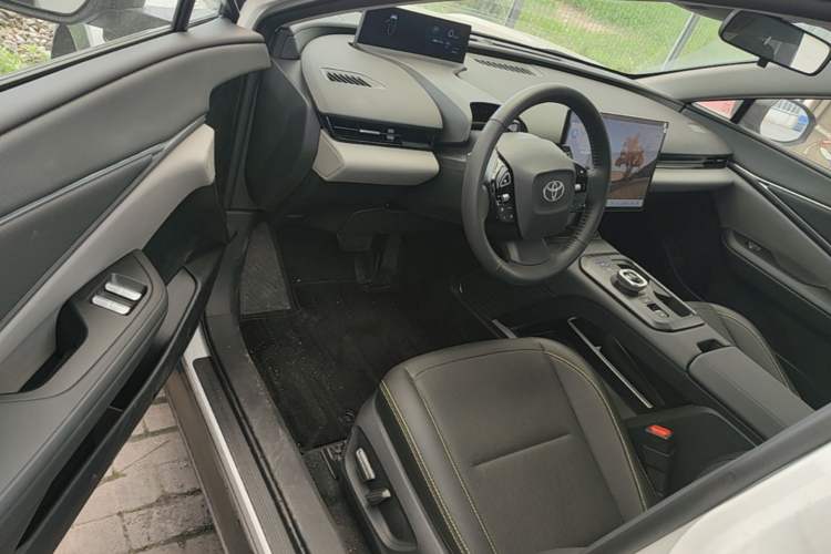 Used Toyota bZ5 2025 Model 550 PRO Smart Driving Edition Driver Seat