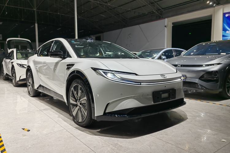 Used Toyota bZ5 2025 Model 550 PRO Smart Driving Edition Exterior 2