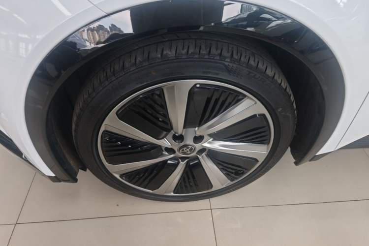 Used Toyota bZ5 2025 Model 550 PRO Smart Driving Edition Exterior 4