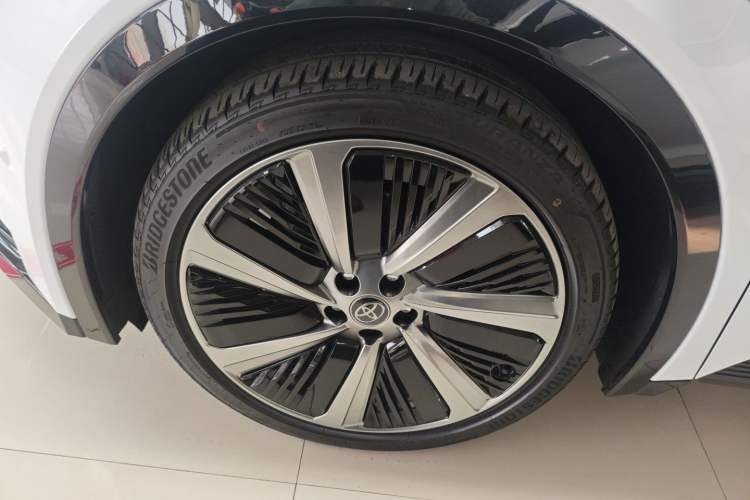 Used Toyota bZ5 2025 Model 550 PRO Smart Driving Edition Exterior 4