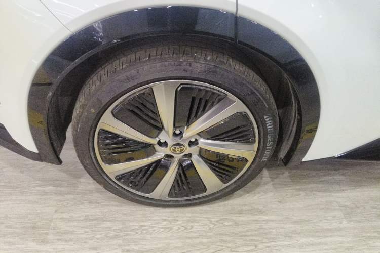 Used Toyota bZ5 2025 Model 550 PRO Smart Driving Edition Exterior 5