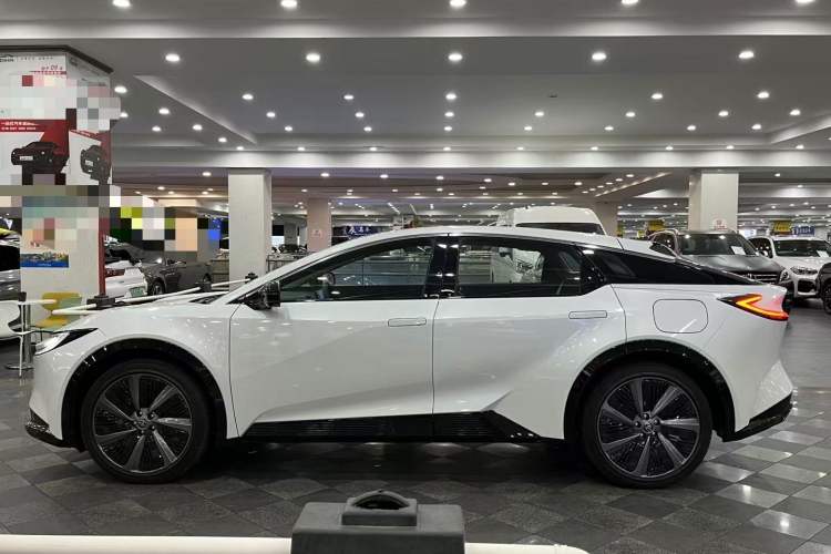Used Toyota bZ5 2025 Model 550 PRO Exterior 8