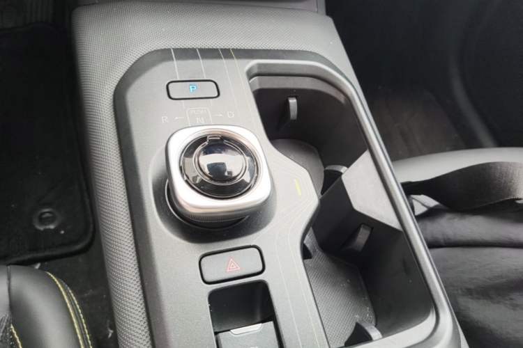 Used Toyota bZ5 2025 Model 550 PRO Smart Driving Edition Gear Lever