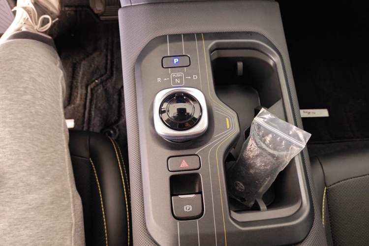 Used Toyota bZ5 2025 Model 550 PRO Smart Driving Edition Gear Lever