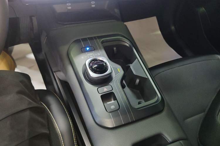 Used Toyota bZ5 2025 Model 550 PRO Smart Driving Edition Gear Lever