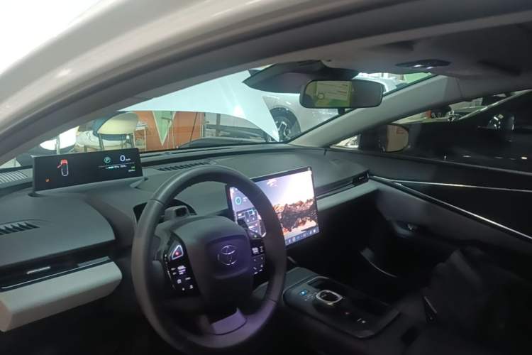 Used Toyota bZ5 2025 Model 550 PRO Headliner