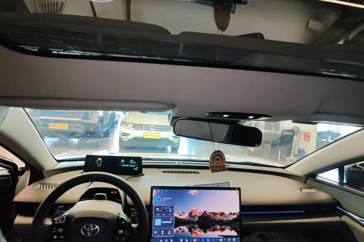 Used Toyota bZ5 2025 Model 550 PRO Headliner