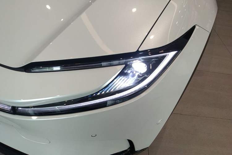 Used Toyota bZ5 2025 Model 630 MAX Smart Driving Edition Left Front Headlight