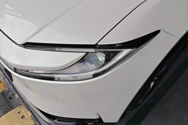 Used Toyota bZ5 2025 Model 550 PRO Left Front Headlight