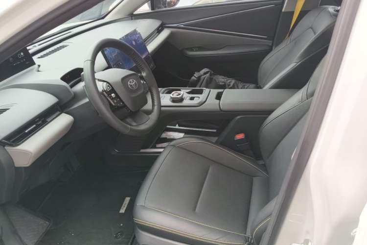 Used Toyota bZ5 2025 Model 550 PRO Smart Driving Edition Left Front Seat