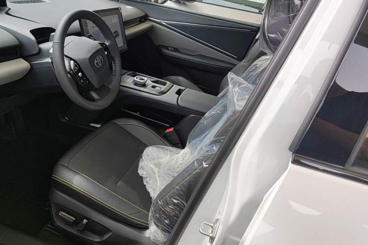Used Toyota bZ5 2025 Model 550 PRO Left Front Seat