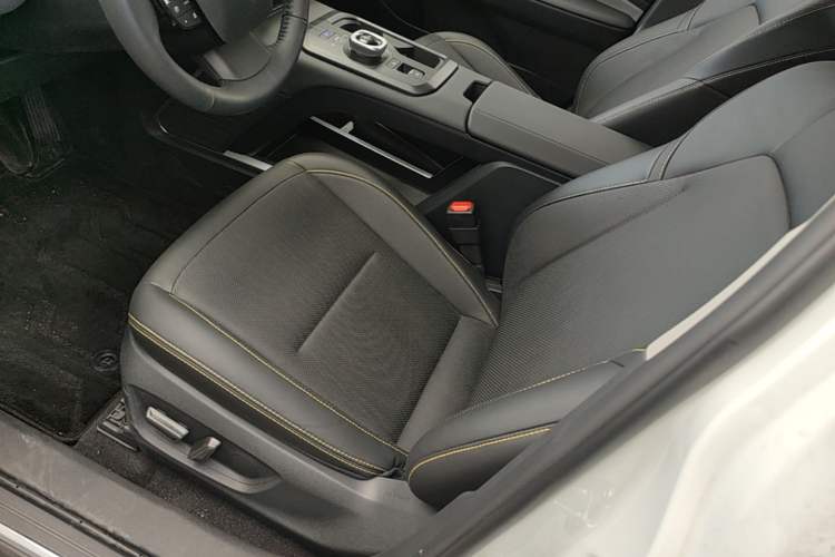 Used Toyota bZ5 2025 Model 550 PRO Smart Driving Edition Left Front Seat