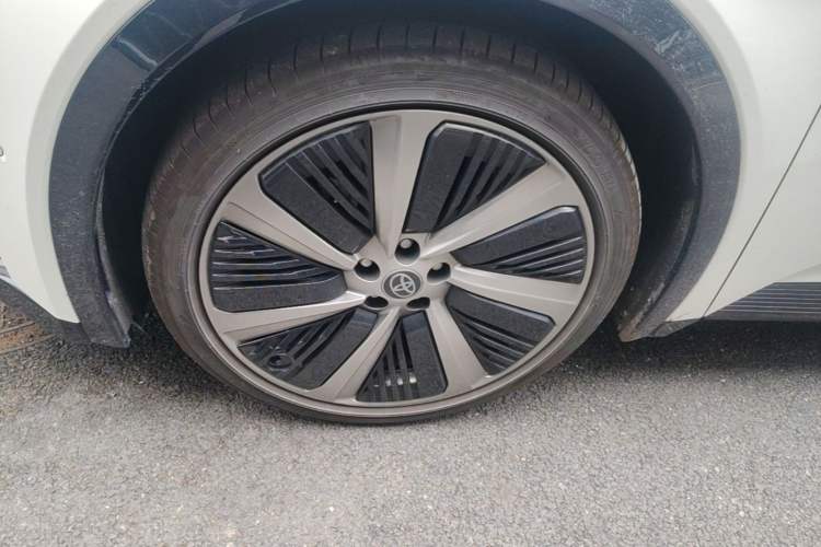 Used Toyota bZ5 2025 Model 550 PRO Smart Driving Edition Left Front Wheel Hub