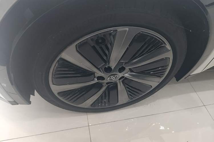 Used Toyota bZ5 2025 Model 550 PRO Smart Driving Edition Left Front Wheel Hub