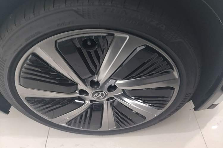 Used Toyota bZ5 2025 Model 550 PRO Smart Driving Edition Left Front Wheel Hub