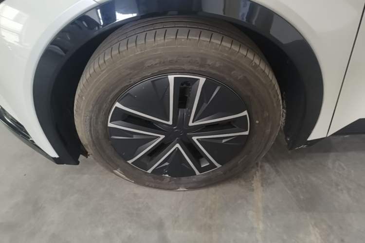 Used Toyota bZ5 2025 Model 550 JOY Left Front Wheel Hub