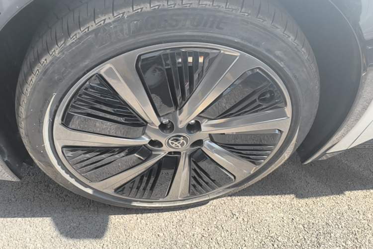 Used Toyota bZ5 2025 Model 550 PRO Left Front Wheel Hub