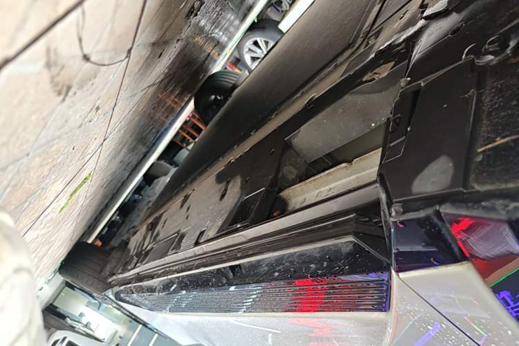 Used Toyota bZ5 2025 Model 550 PRO Smart Driving Edition Left Side Sill