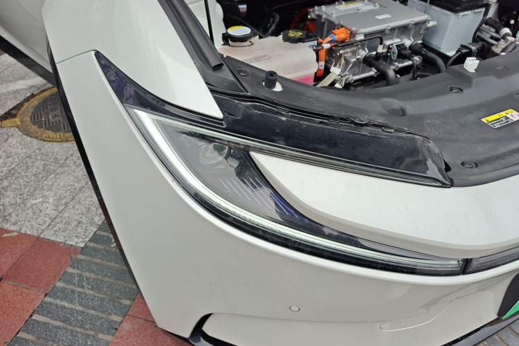 Used Toyota bZ5 2025 Model 550 PRO Right Front Headlight